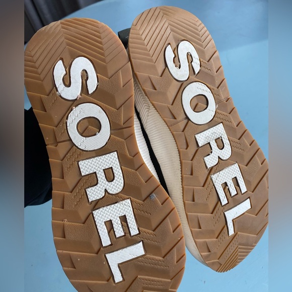 Sorel black casual tennis shoes - Picture 4 of 9
